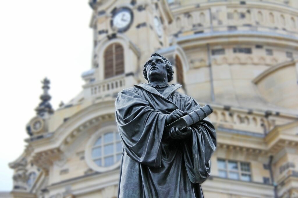 martin luther, church, pray